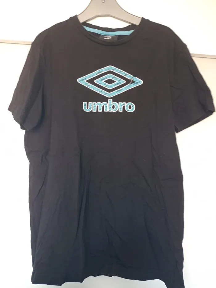 Tee shirt umbro taille 162