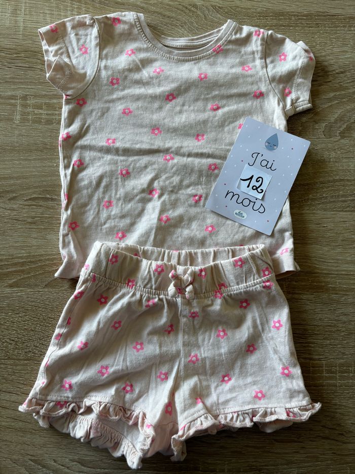 Ensemble fleurs Primark t.12m