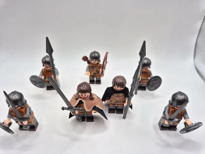 Figurines type lego 7 guerriers du loup dont le Roi game of thrones seigneur des anneaux - photo numéro 5