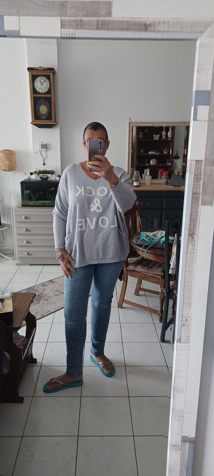 Très joli pull oversieze femme T U