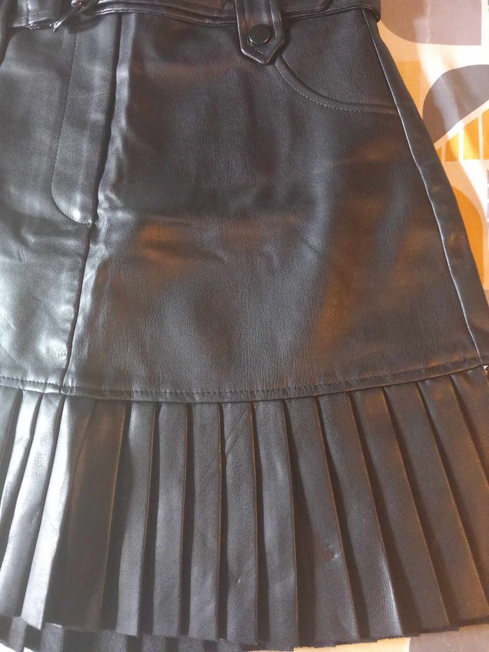 Mini jupe Stradivarius - photo numéro 2