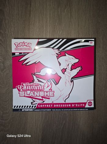 Pokemon etb coffret dresseur d'élite flamme blanche