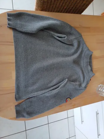 Pull  gris tisSaia taille 10 ans