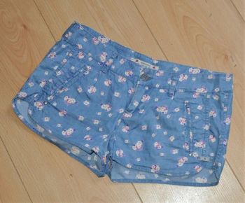 Bershka short bleu fleuri t.34 tb état
