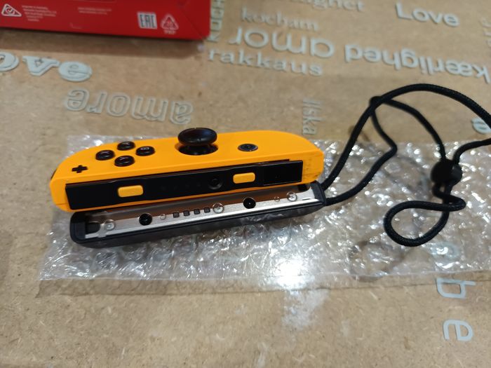 Joycon Nintendo Switch en très bon état - photo numéro 6