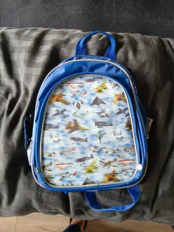 Sac à dos avion idéal maternelle