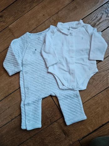 Ensemble bébé neuf 1 mois