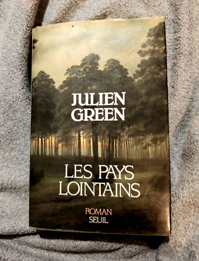 Livre Les pays lointains très bon état