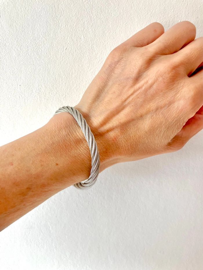Bracelet torsadé et rigide, argenté et doré - photo numéro 2