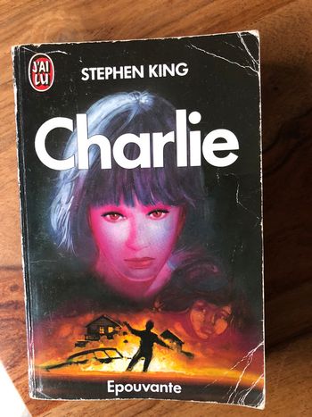 Livre roman Charlie - Stephen King - épouvante - collection j’ai lu