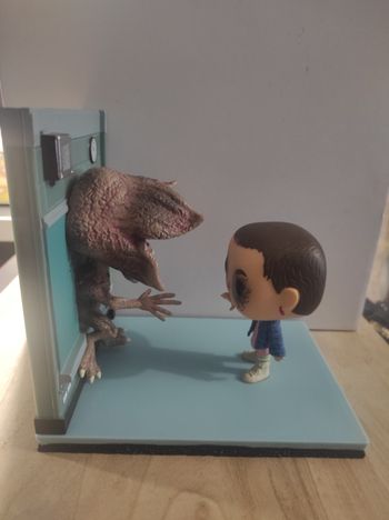 Figurine Funko pop Eleven and Demogorgon 727 SANS boîte ( Stranger Things )