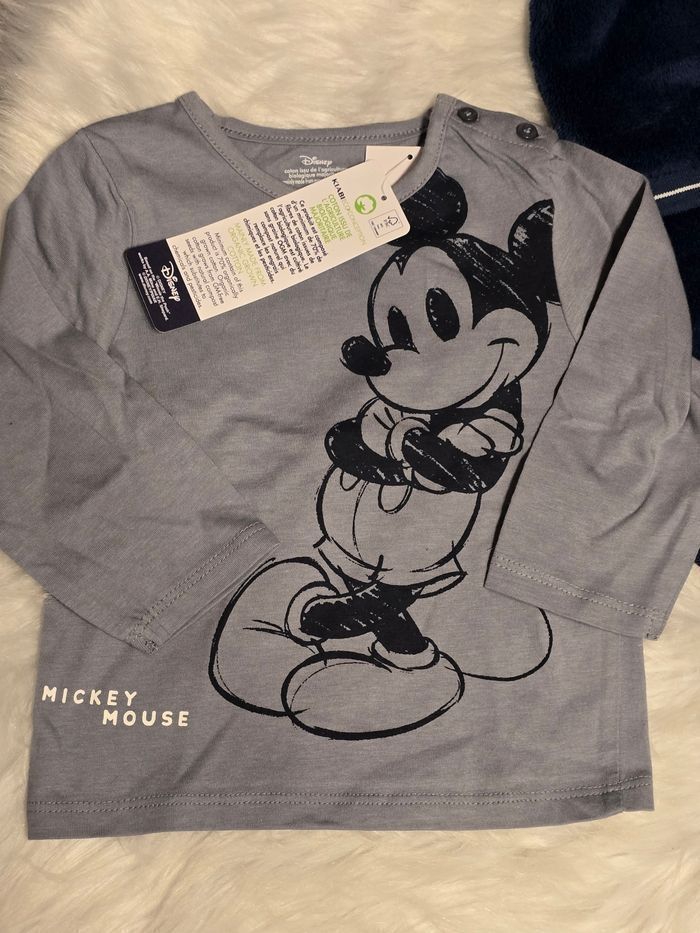 Neufs💙🤩😍 sweat polaire et teeshirt ml disney /mickey 12 mois💙😍🤩 - photo numéro 2