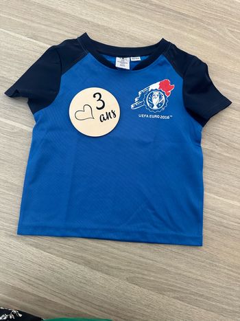T shirt 3  ans  foot
