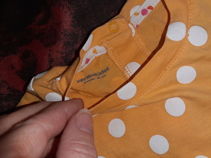 Joli Tee-shirt orange à pois + short gris 6mois - photo numéro 3