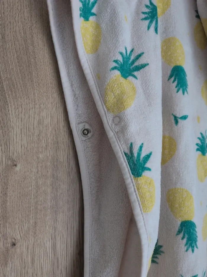 Serviette de bain poncho enfant Kiabi ananas - photo numéro 3