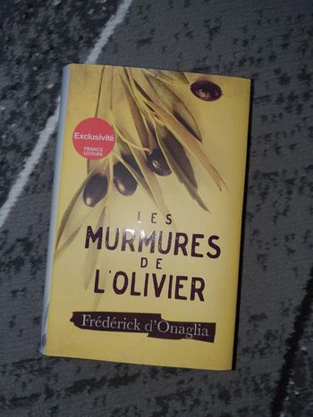 Livre "Les murmures de l'olivier"