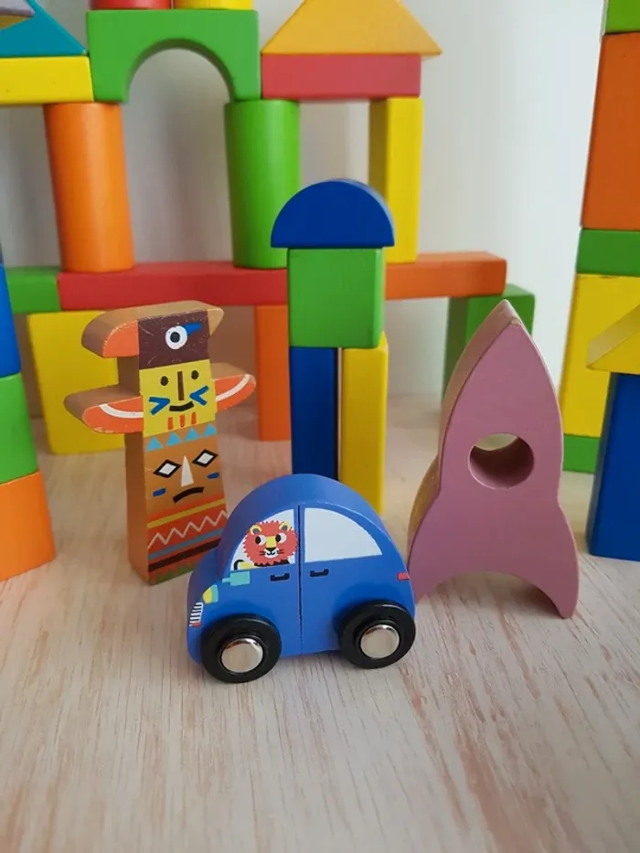 Voitures Auzou, totem et blocs de construction en bois - photo numéro 14