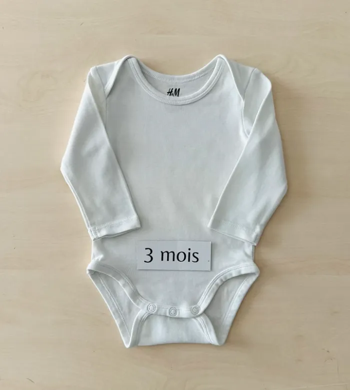 Bodie blanc h&m 2-4 mois 62 cm