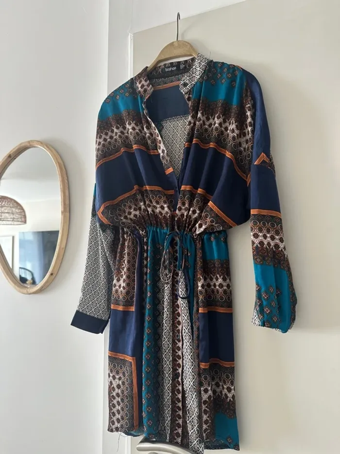 Robe Boohoo taille 36 – Tendance et en très bon état