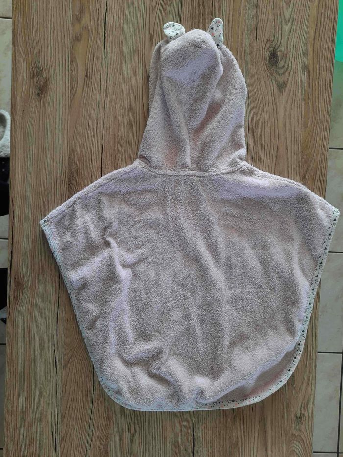 Cape de bain 12 mois - photo numéro 4