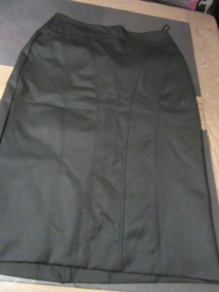 Jupe noire mi longue taille 40 Mango - photo numéro 6