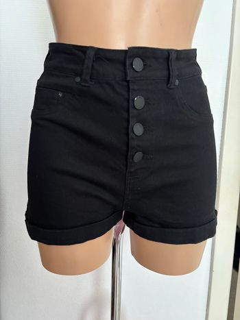 Short noir