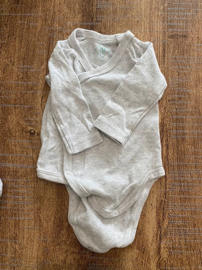 Lot de 3 bodies cache coeur taille 1 mois Tex - photo numéro 4