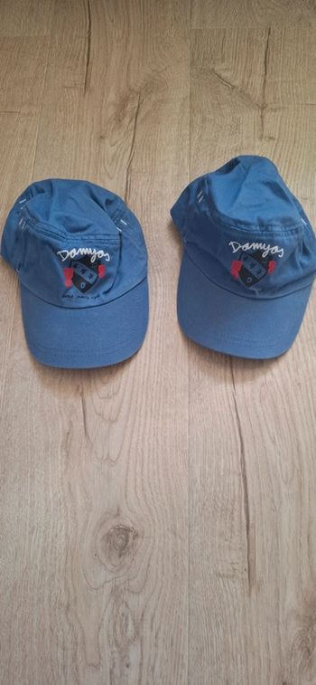 Lot de 2 casquettes bleu 6-12mois TBE