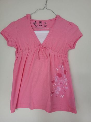 T-shirt manches courtes avec capuche 7 ans