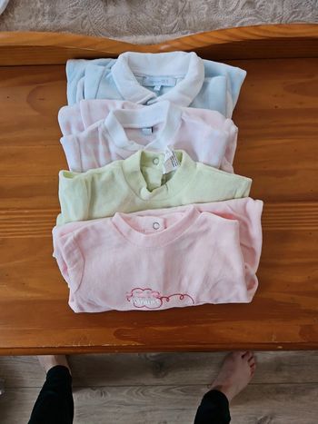 Lot 4 pyjamas 1 mois