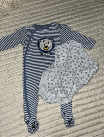 Ensemble body et pyjama