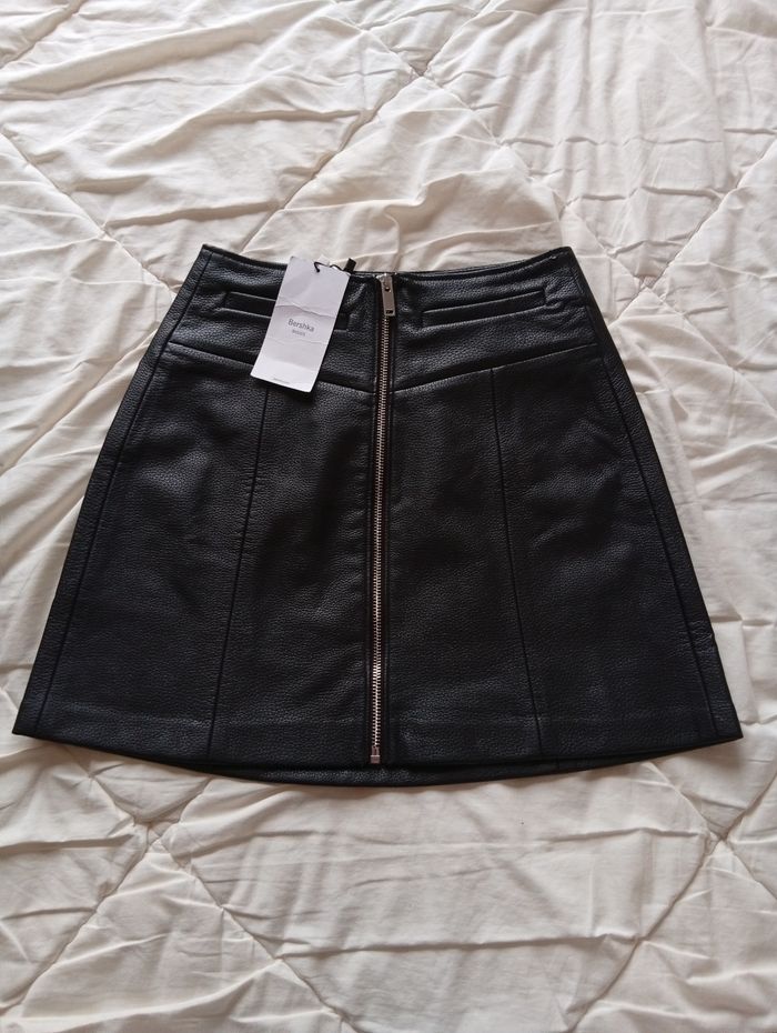 Jupe simili cuir Bershka trapèze taille xs neuve