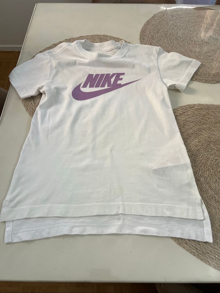 Un t-shirt Nike taille S (128-137 cm) - photo numéro 3