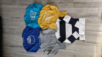 Lot de 5 tee shirts manches longues, taille 6 ans