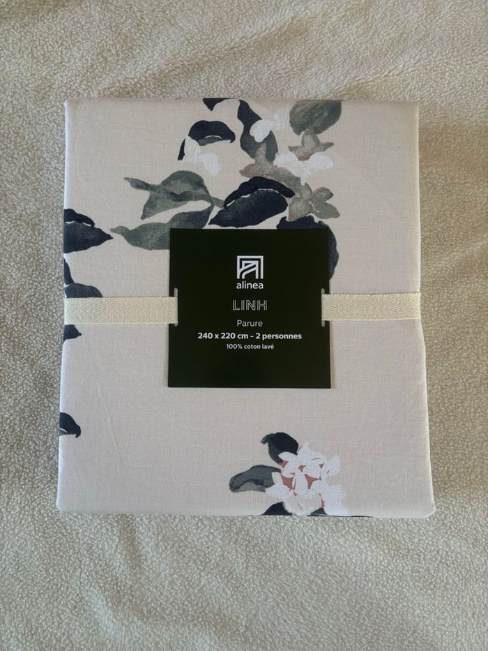 Parure de lit 220x240 neuve Alinea