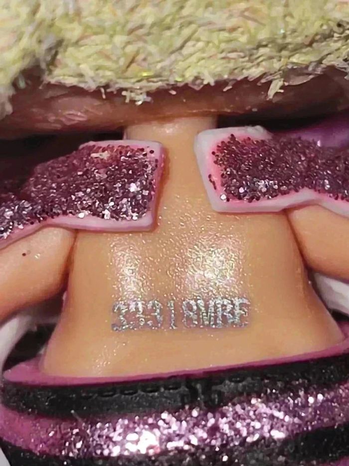 đL.O.L Surprise Doll Pink Baby Glitter SĂ©rie 2 - photo numĂ©ro 8