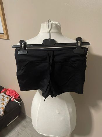 Short de sport noir