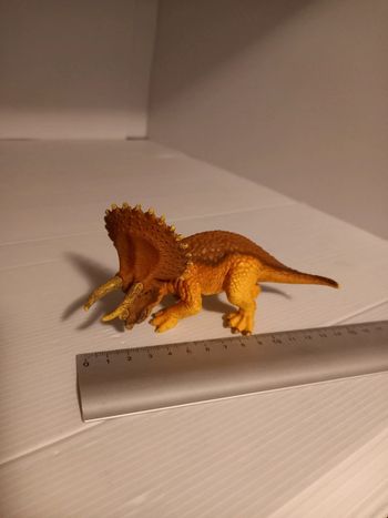 Schleich triceratops