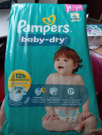 Couches Pampers t4