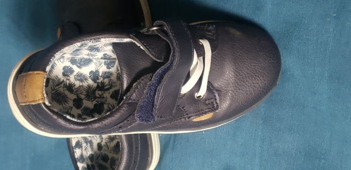 Baskets ou chaussures habillées garçon pointure 28 - photo numéro 2