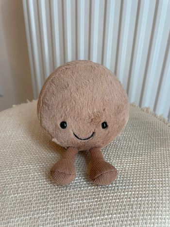 Peluche Jellycat Amuseable Mona macarons 🤎