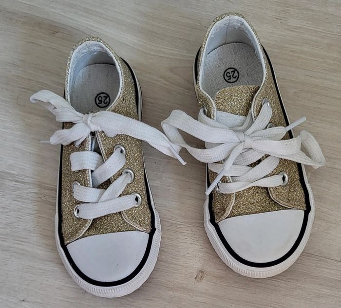 Tennis toute pailletée dorée