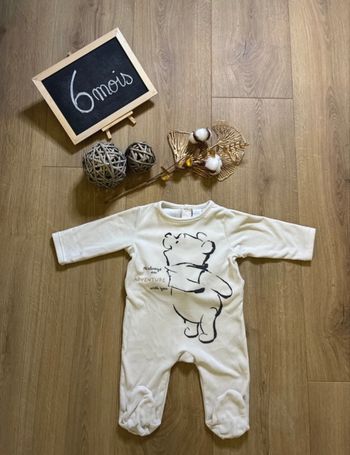 🐻 Pyjama velours Disney Baby 6 mois – Winnie l’ourson ivoire