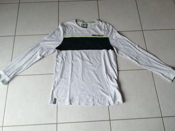 Tee shirt ML taille 16 ans