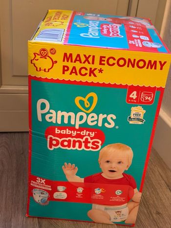 Couches pants  Pampers taille 4 