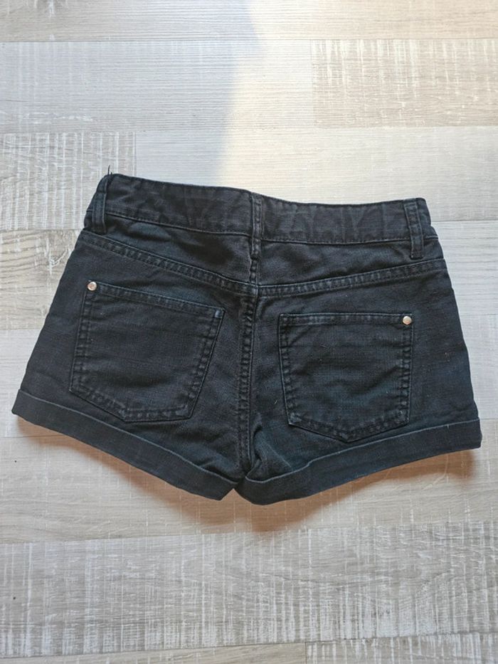 Short noir - photo numéro 2