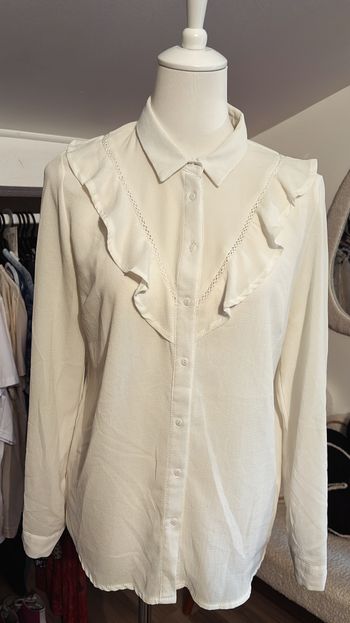 Chemise crème avec volants Akoz De Toi T38