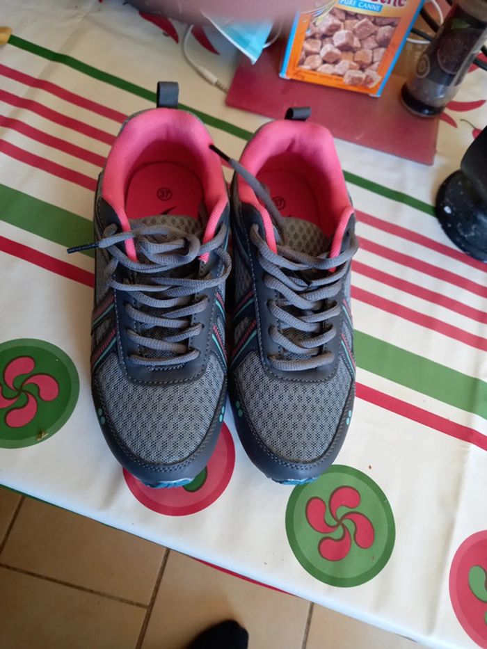 Baskets t37 - photo numéro 3