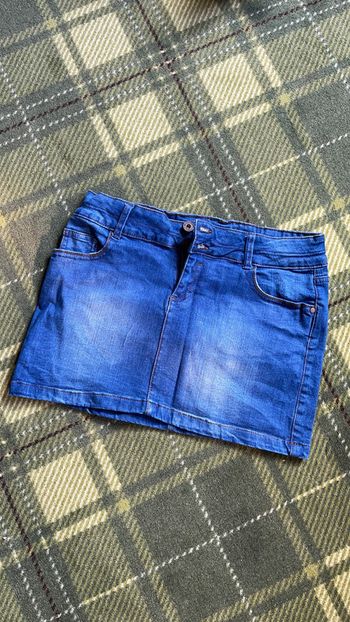 Jolie mini jupe taille 36/38