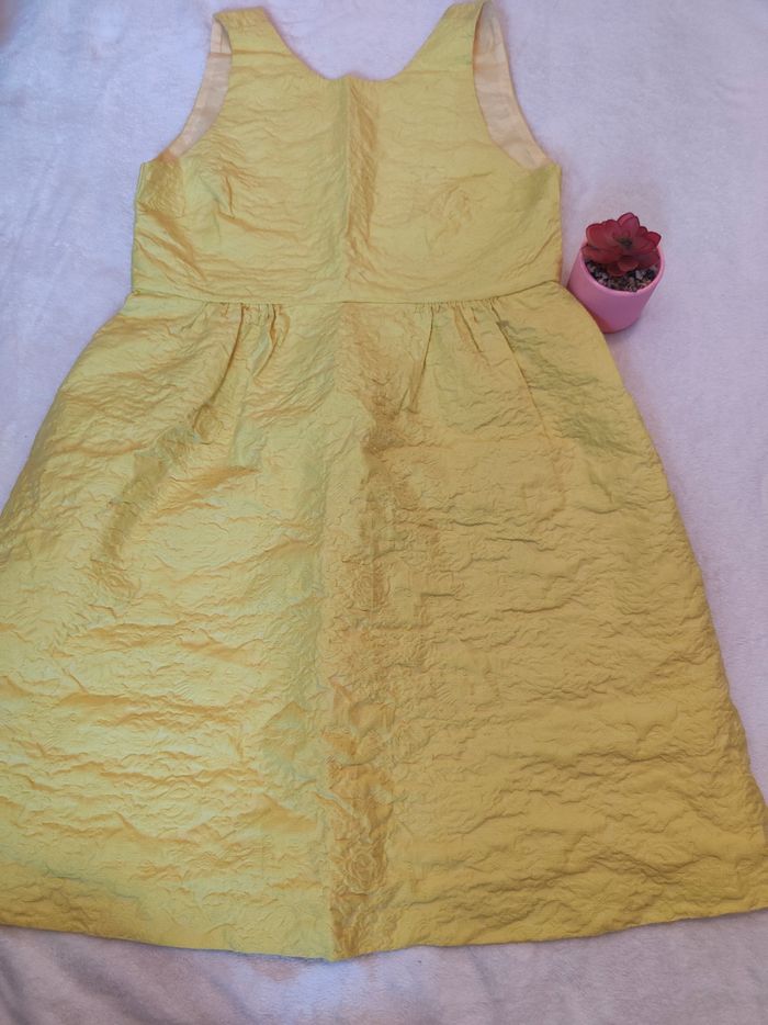Robe classe et chic jaune femme